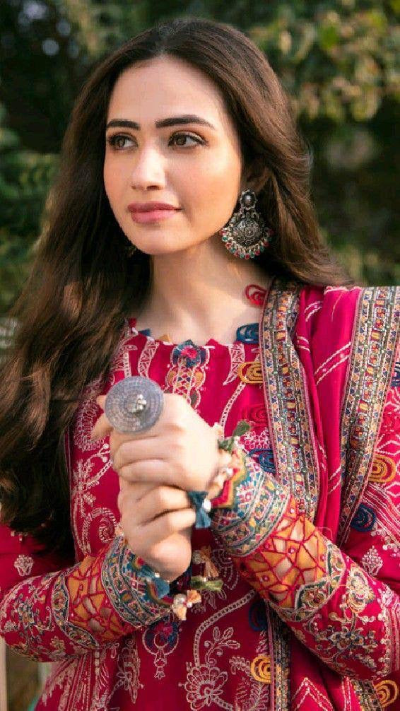 Premium Printed Pakistani Suit – GEL01